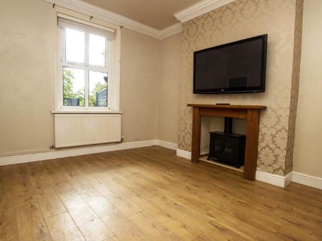 House for rent in Bradshaw, Lee Bank