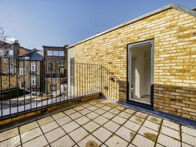 House for rent in Golders Green, Greater London