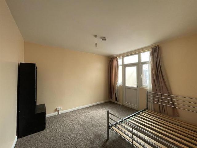 House for rent in London Borough of Ealing, Greater London