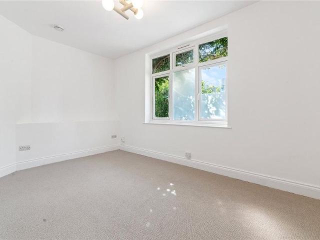 House for rent in Springfield Village, Greater London
