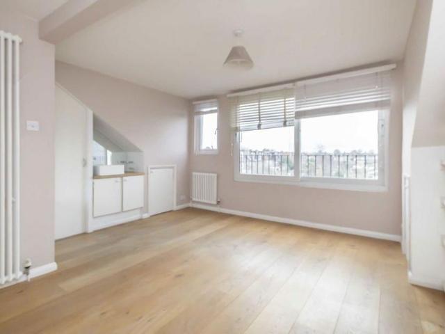 House for rent in London Borough of Ealing, Hanwell