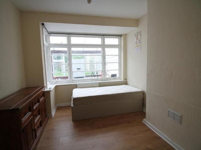 House for rent in London Borough of Hounslow, Greater London