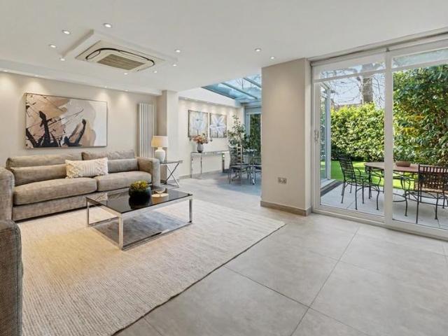 House for rent in St. John's Wood, Greater London