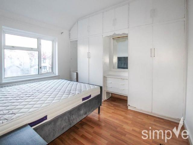 House for rent in London Borough of Ealing, Greater London