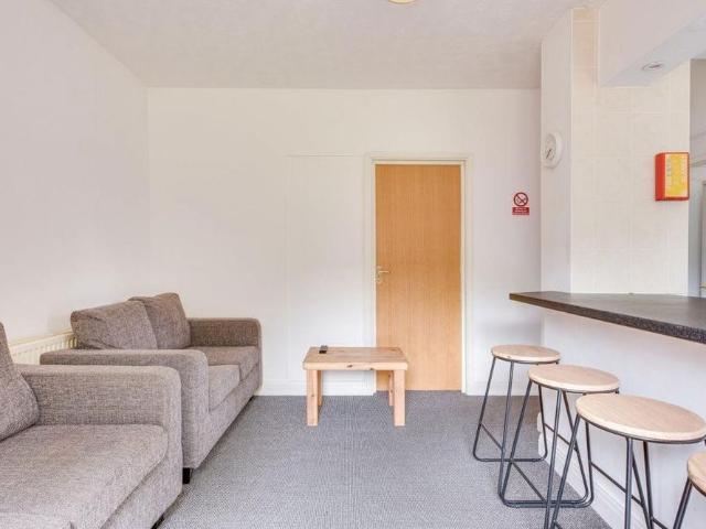 House for rent in Barracks, The Bridge