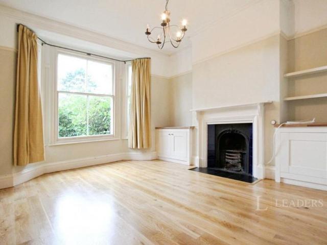 House for rent in Tower Hill, Pachesham Park