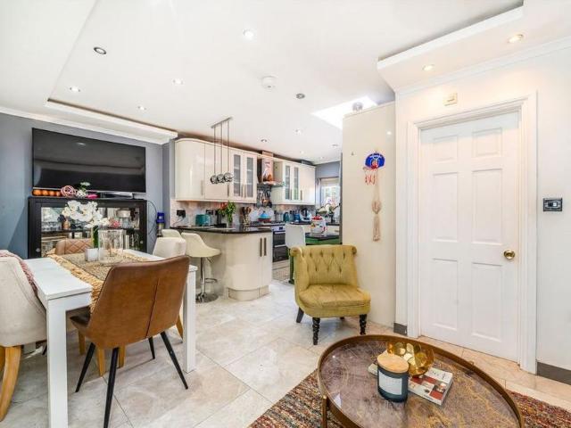 House for rent in London Borough of Ealing, Hanwell
