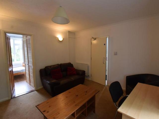 House for rent in Lakenham, East Bank