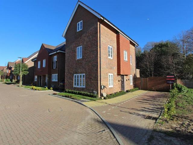 House for rent in Red Hill, Surrey