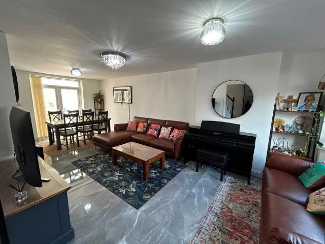 House for rent in Cheadle Hulme, Greater Manchester