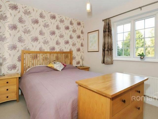 House for rent in Row Town, Surrey