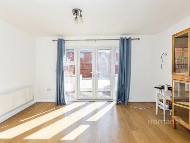 House for rent in Kennet Island, Reading