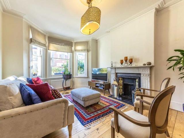 House for rent in London Borough of Hounslow, Greater London