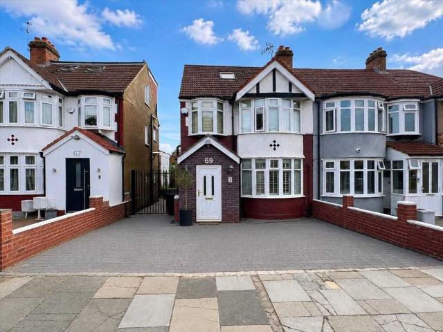 House for rent in London Borough of Ealing, Greenford