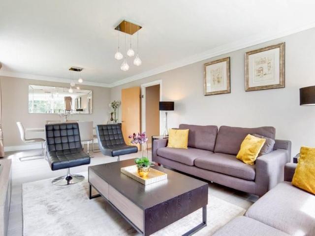 House for rent in Belsize Park, Greater London