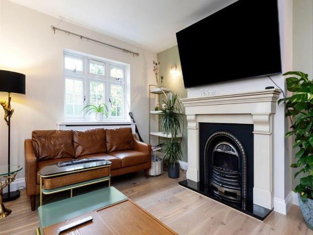 House for rent in London Borough of Ealing, Greater London