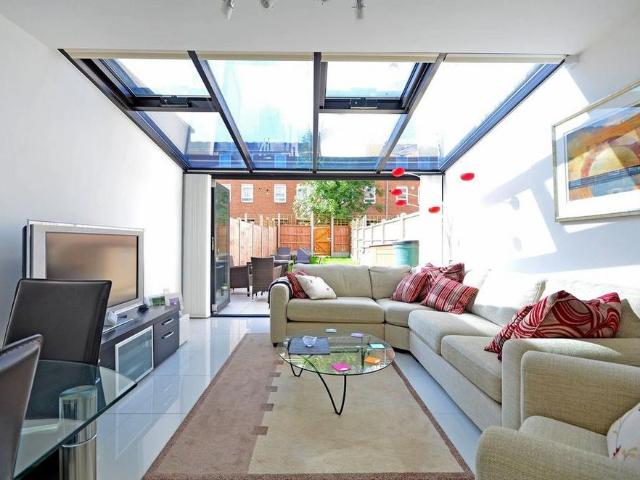 House for rent in Homerton, Greater London