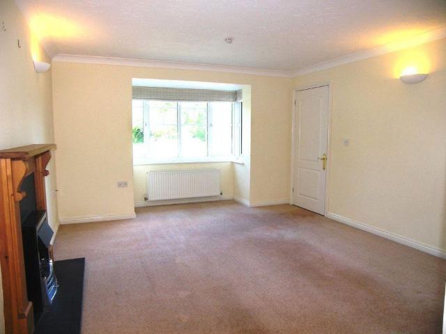 House for rent in Pachesham Park, Surrey