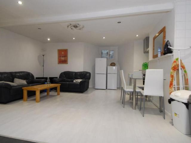 House for rent in Mount Wise