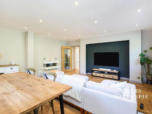 House for rent in Denham, Gerrards Cross and Chalfonts Community Board, Chalfont St. Peter