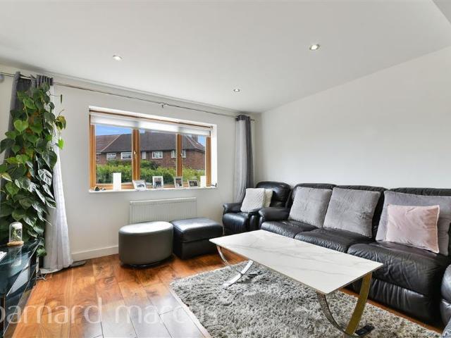 House for rent in Sparrow Farm, Greater London