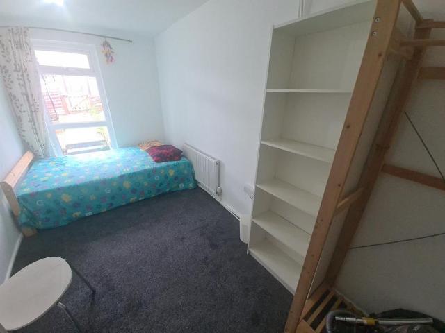 House for rent in Little London, West Yorkshire