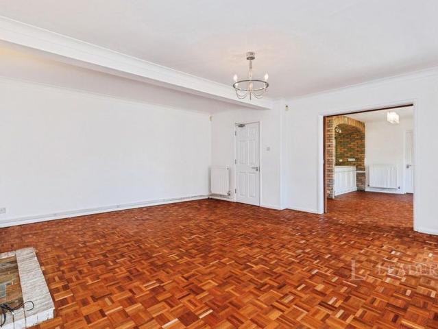 House for rent in Woodcote, Epsom