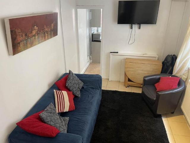 House for rent in Mount Pleasant, Swansea