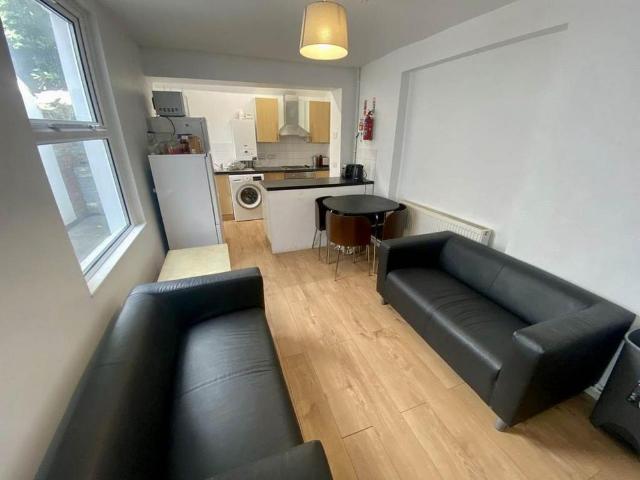 House for rent in Mount Pleasant, Swansea