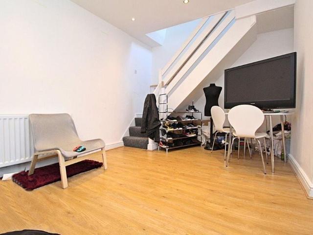 House for rent in Pontypridd, Wales