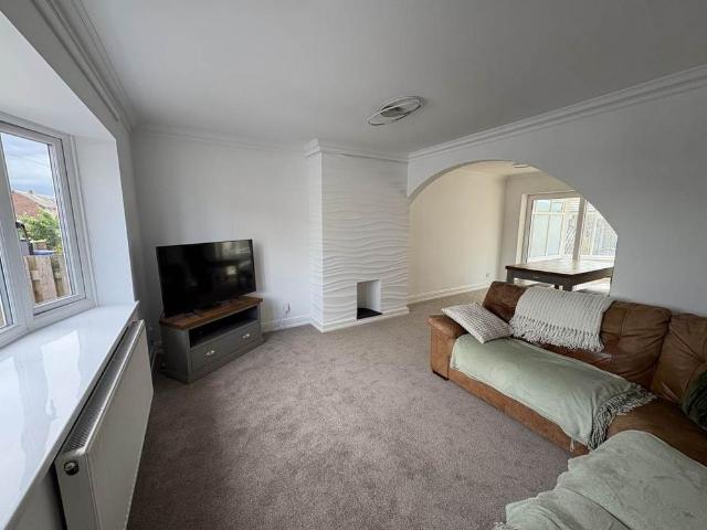 House for rent in Hoyland Common, South Yorkshire