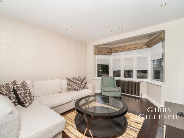 House for rent in London Borough of Ealing, Cat Hill