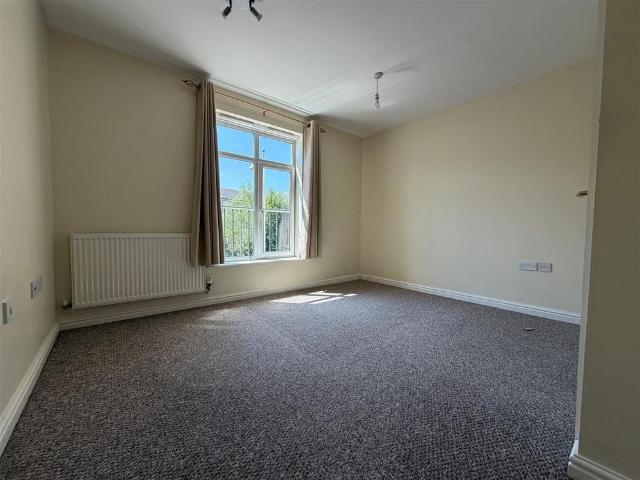 House for rent in Loxford, Greater London