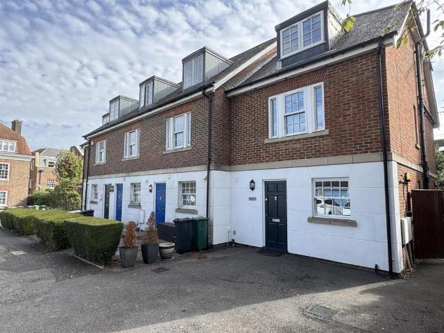 House for rent in Merstham, Reigate and Banstead