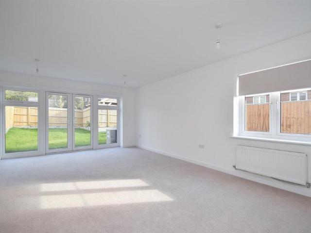 House for rent in Bohemia, Guestling Green