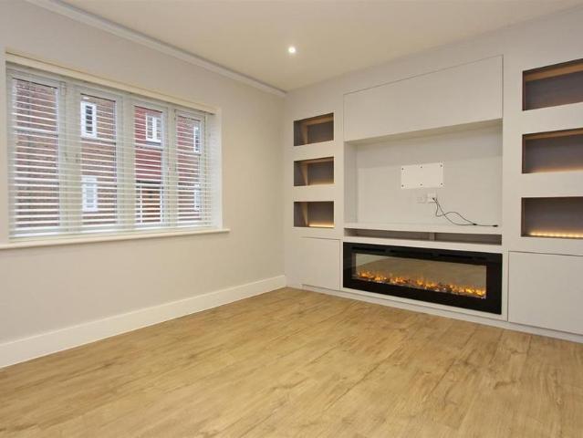House for rent in Red Hill, Surrey