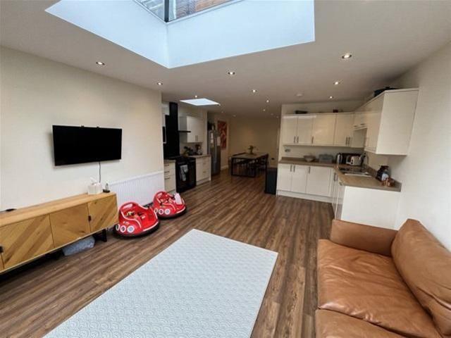 House for rent in Five Acres, Hertfordshire