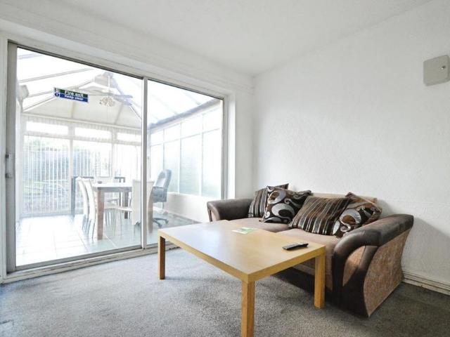 House for rent in Bennetts End, Pouchen End
