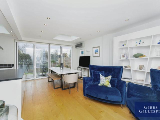 House for rent in London Borough of Ealing, Perivale