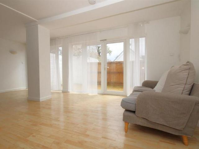 House for rent in Fole, Surrey