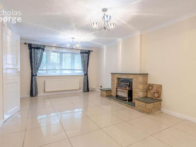 House for rent in Wake Green, West Midlands
