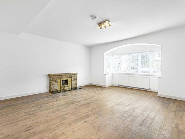 House for rent in North Sheen, Greater London