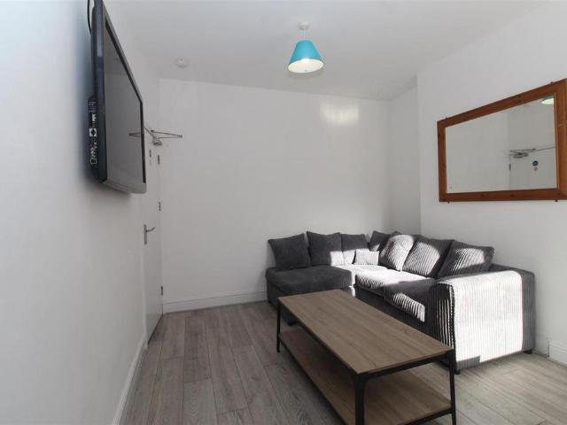House for rent in Falcon Lodge, Wales