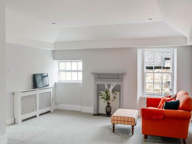 House for rent in Silvermills, New Town