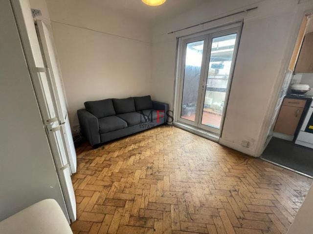 House for rent in London Borough of Hounslow, Greater London