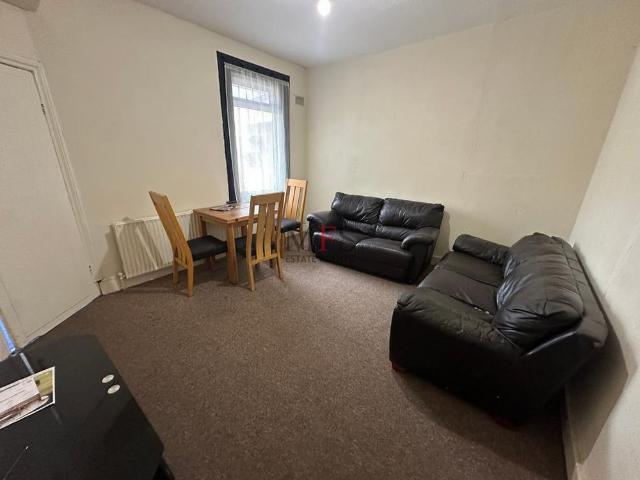 House for rent in London Borough of Ealing, Greater London