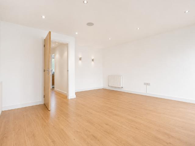 House for rent in Longlands, Greater London