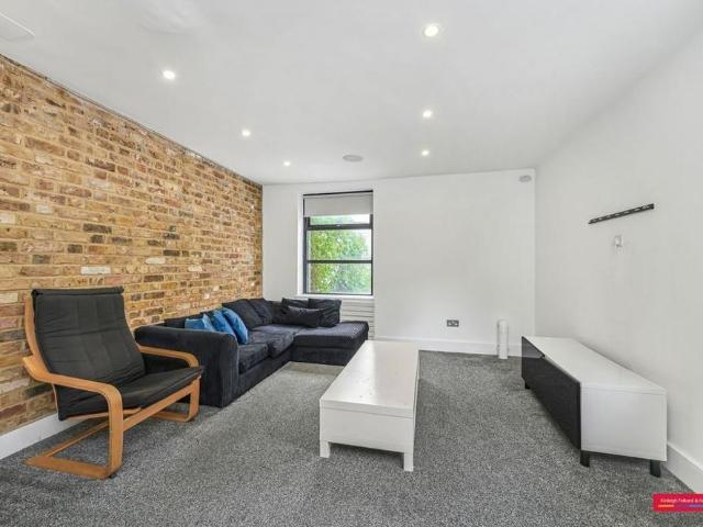 House for rent in London Borough of Southwark, Greater London