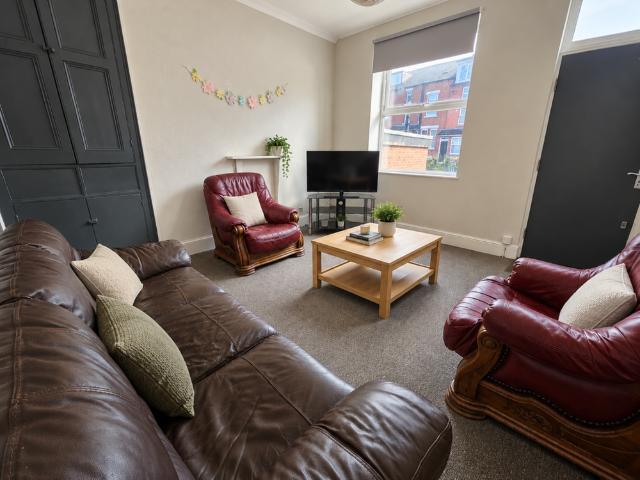 House for rent in Hyde Park, West Yorkshire