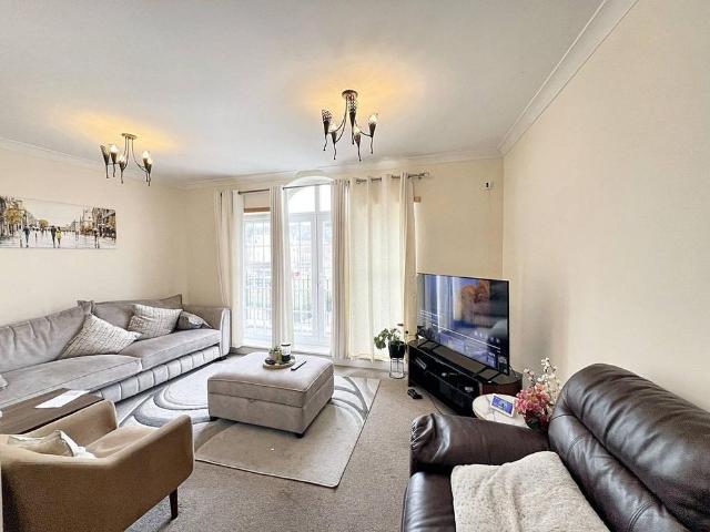 House for rent in Swanscombe and Greenhithe, Monks Orchard